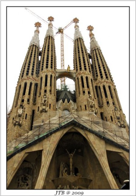 Sagrada Familia Front